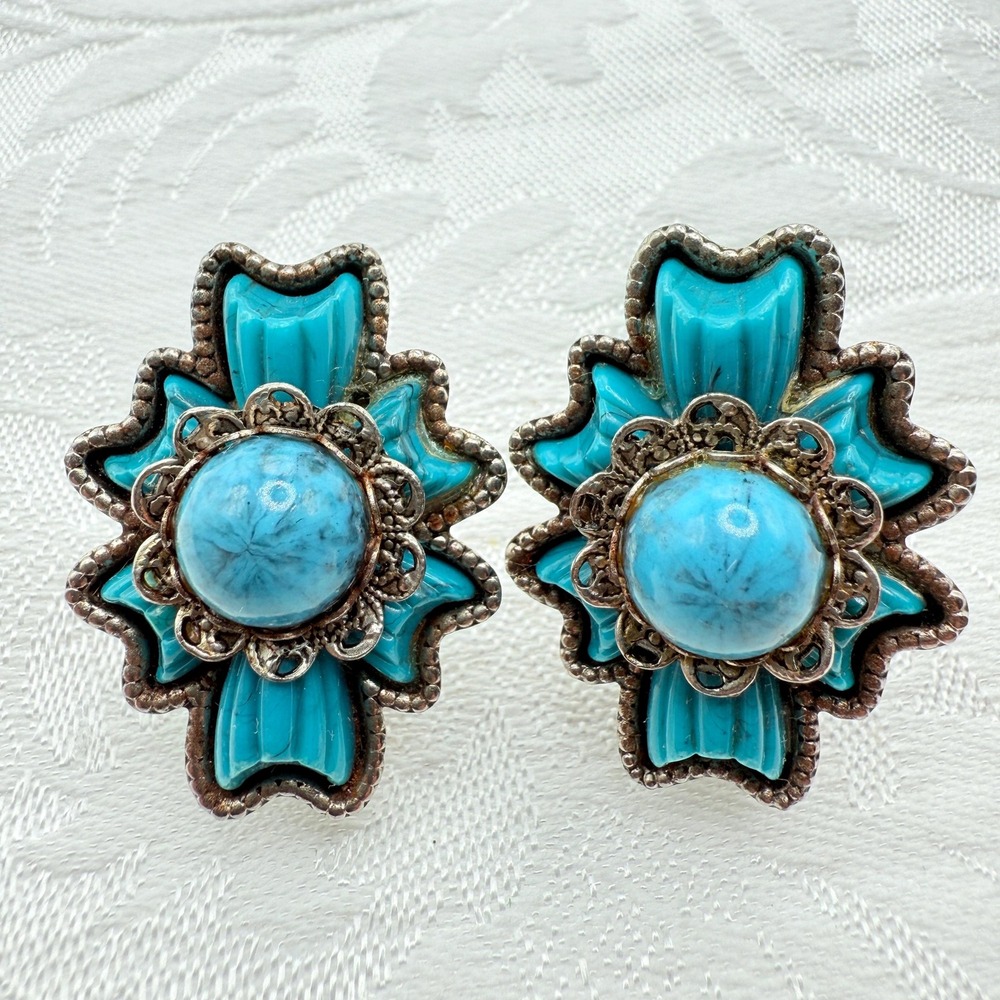 Vintage Southwestern Turquoise Color Stone Flower Silver Tone Clip-On Earrings